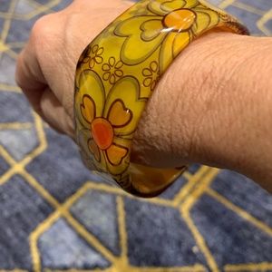 Chunky Plastic Floral Retro Hippie Boho Bangle Bracelet 2 1/2” Diam.